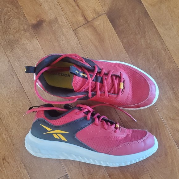 Boy's Sneakers | Reebok | Size 5 - Picture 2 of 4